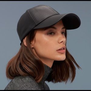Wilfred Free Vegan Leather cap in Brown